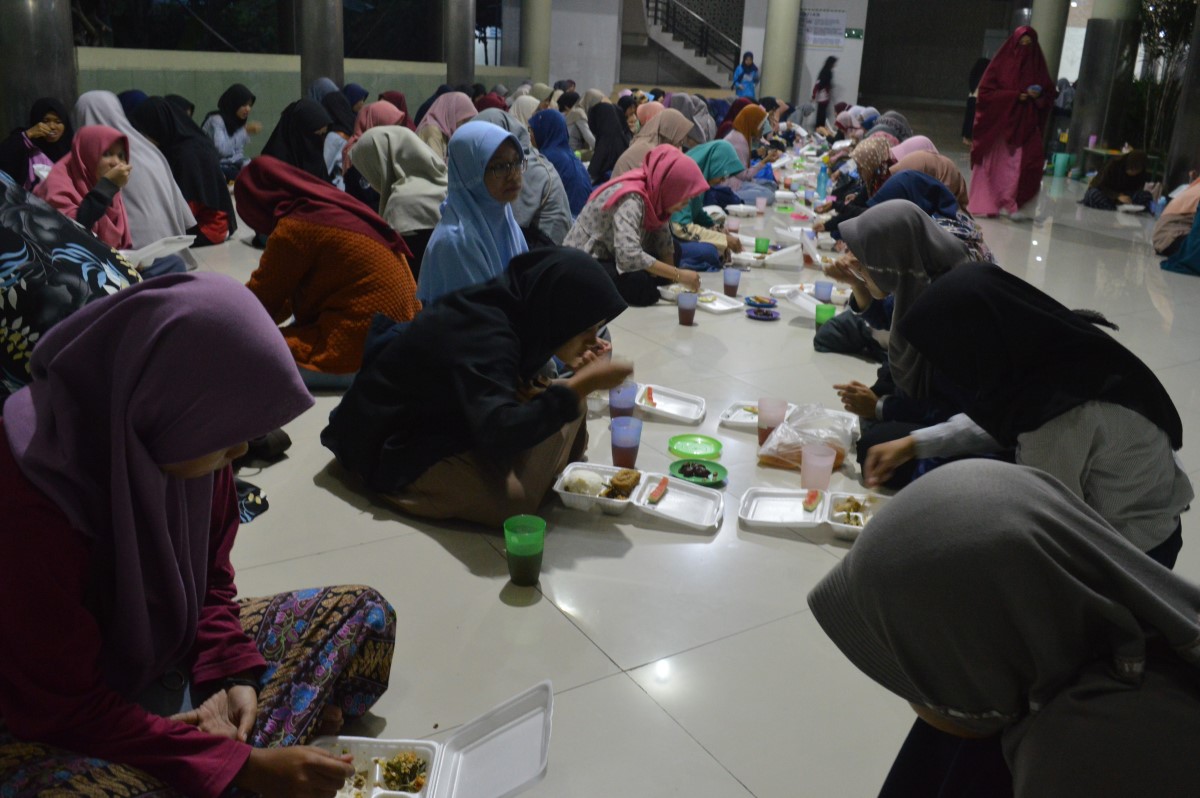 Kala Ramadan di Masjid Nurul Huda UNS